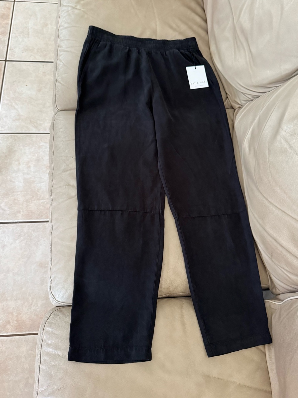 BELLA DAHL Soft Straight Leg Tencel Lyocell Pull On Pants. Size S. MSRP $196